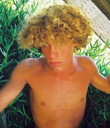 Shirtless 01 5b17e451ea240.jpg