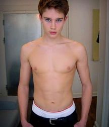 Shirtless 02 5b17e49997998.jpg