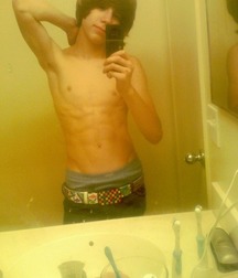 Pretty boys and armpits 1 565e1deef334f.jpg