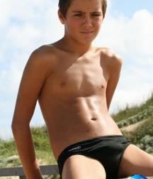 Boys-Speedos-Water = FUN! 01 5b8f25ba07764.jpg