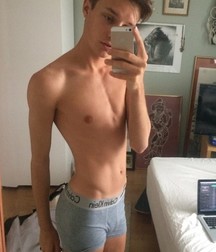 Cute Boys 5b5e0a41de54a.jpg