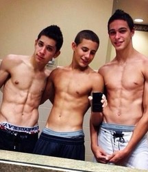 Cute Boys 5b5e0a5a439a5.jpg