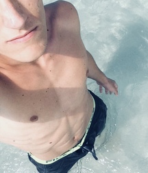 18 year old Italian twink 5a8b45aac8101.jpeg