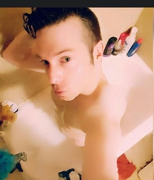 Grindr boys 5a9ca4f89d638.jpeg