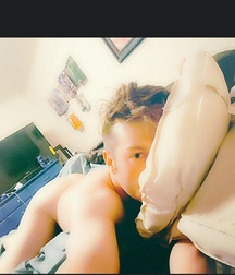 Grindr boys 5a9ca5037aa94.jpeg