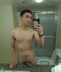 Grindr boys 5a9ca5093a4b5.jpg