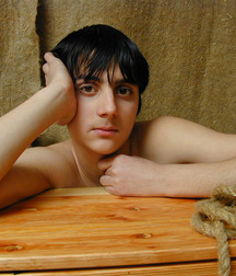 Kim 5b94f6484c4e7.jpg