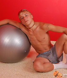 Maloy 5ba22dd8163f9.jpg