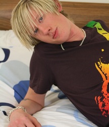 Jonny   4 5be6e209a6dc4.jpg