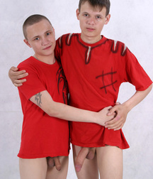 Ruslan & Dima 5be94de91cfaa.jpg