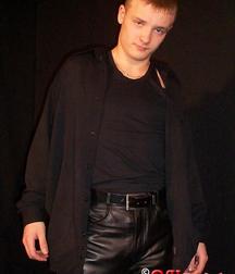 John 5c0a60b2dad50.jpg