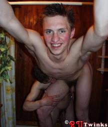 Max & Alex 5c0a6692af341.jpg