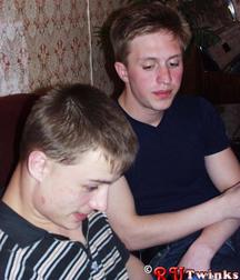 Max & Alex 5c0a68312e993.jpg