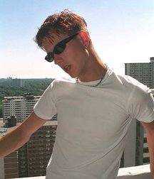 Alex 5c0e387b648bb.jpg