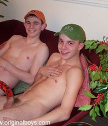 Cocky & Nobby B 5c0e3d4b2658a.jpg