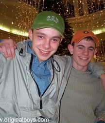 Cocky & Nobby B 5c0e3da7a211b.jpg