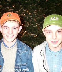 Cocky & Nobby B 5c0e3db706759.jpg