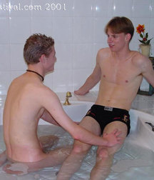 Eric et Cedric 5c12527e43c8f.jpg