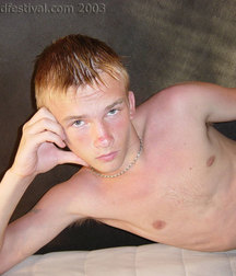Jenia 1 5c1253de5b84e.jpg
