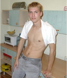 Leny 5c1784ee949fd.jpg
