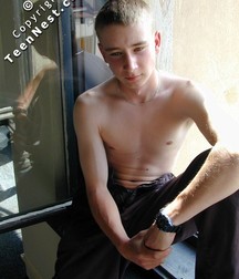 Ondre 5c35f382ecf12.jpg