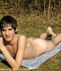 Ezequiel A 5c39a3cda60fb.jpg