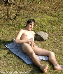 Ezequiel A 5c39a41970ee0.jpg