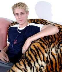 Fabian A 5c39a4d91b823.jpg