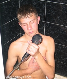 Ruslan A 5c39aff908914.jpg