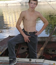 Viktor 5c3f238ac8728.jpg