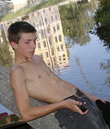 Viktor 5c3f239f4326e.jpg