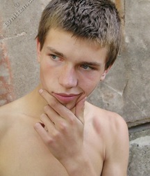 Viktor 5c3f23fd8e2e3.jpg