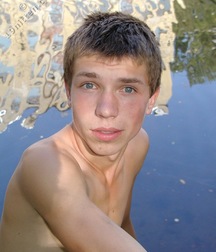 Viktor 5c3f240c67874.jpg