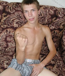 Viktor 5c3f245ebd933.jpg