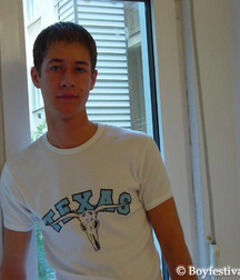 Aaron 1a 5c459552f1a68.jpg