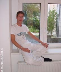 Aaron 1a 5c459554a81d5.jpg