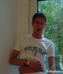 Aaron 1a 5c4595607950e.jpg