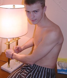 Maksim 5c4aeda9d5210.jpg