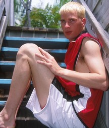 Andrew 5c4c1a7914a4e.jpg