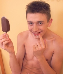 Janek D 5c4d5e1539033.jpg
