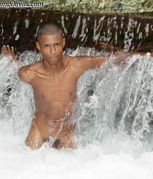 Manuelo  A 5c50240f00e4b.jpg