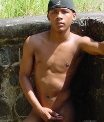 Emanuel 5c503f6078a6d.jpg