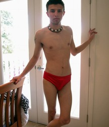 Red Briefs  5c52d38ccaa38.jpg