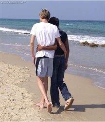 Hen and Ariel 5c558d1c3f7a7.jpg