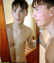 Robert 2 5c5d3570d5bbf.jpg