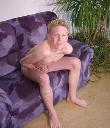 Micky  2 5c5ec94c150ad.jpg