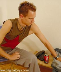 Alexander B 5c6bc0d8827a4.jpg