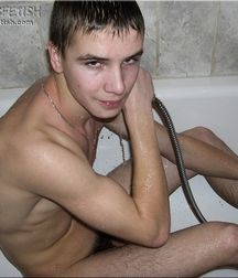 No sex just nude, and a bath. 5cc69c7802852.jpg