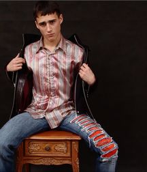 Viktor 5cc8055718a36.jpg
