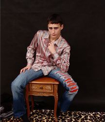 Viktor 5cc80569ab4cf.jpg